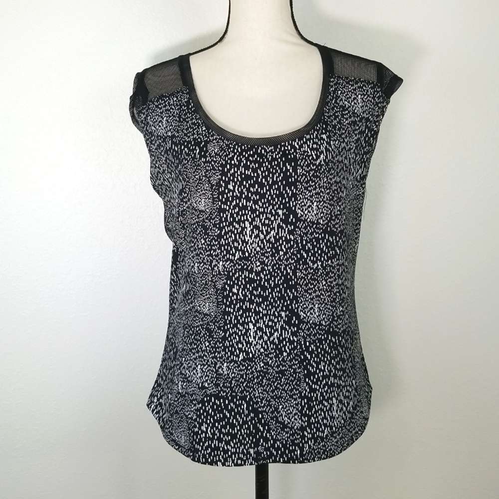 *NWT* FABLETICS Black & White Vanessa Top w/Mesh Back, size XS/4